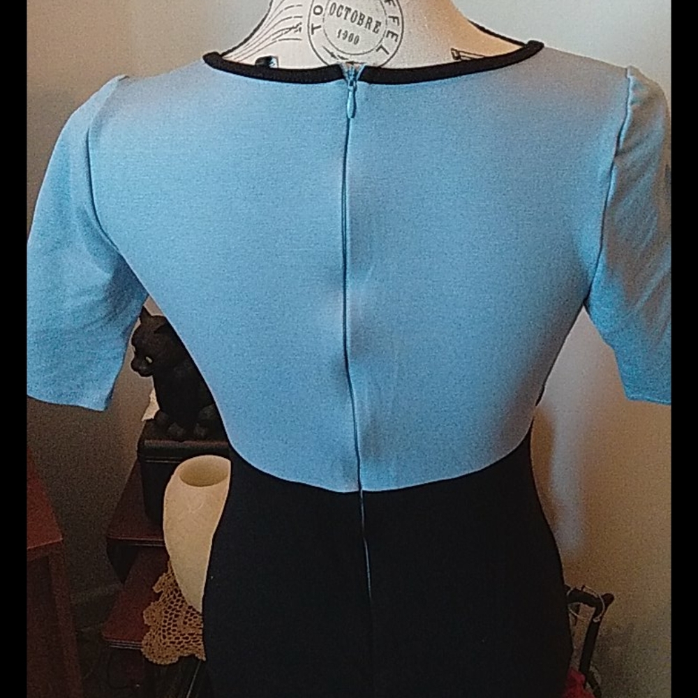 Dress - Picture 2 of 2